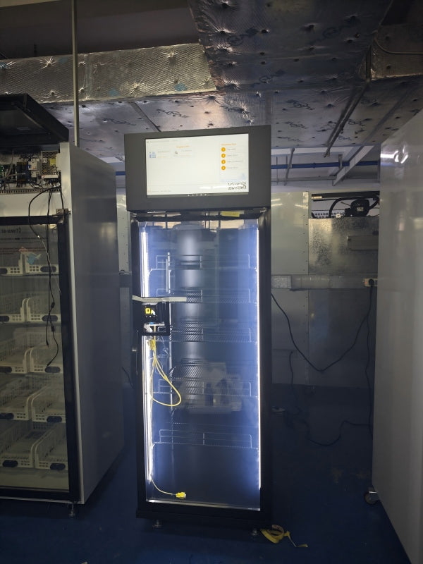 AI vending machine ready to Greece